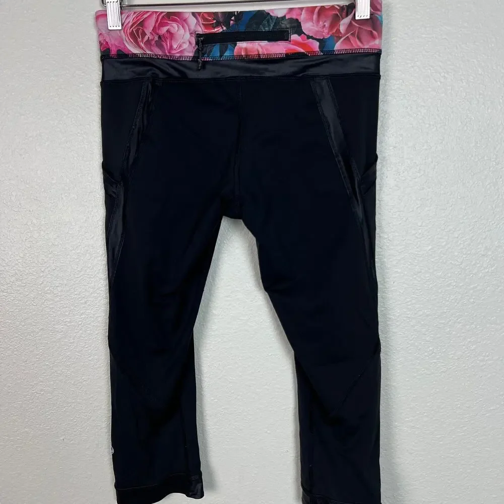 Lululemon Chase‎ Me Crop in Secret Garden Size 6